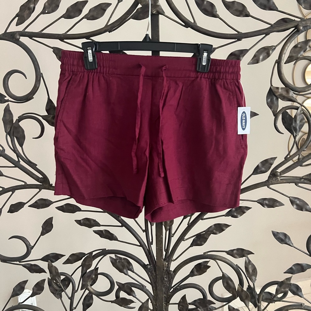Old Navy NWT burgundy shorts